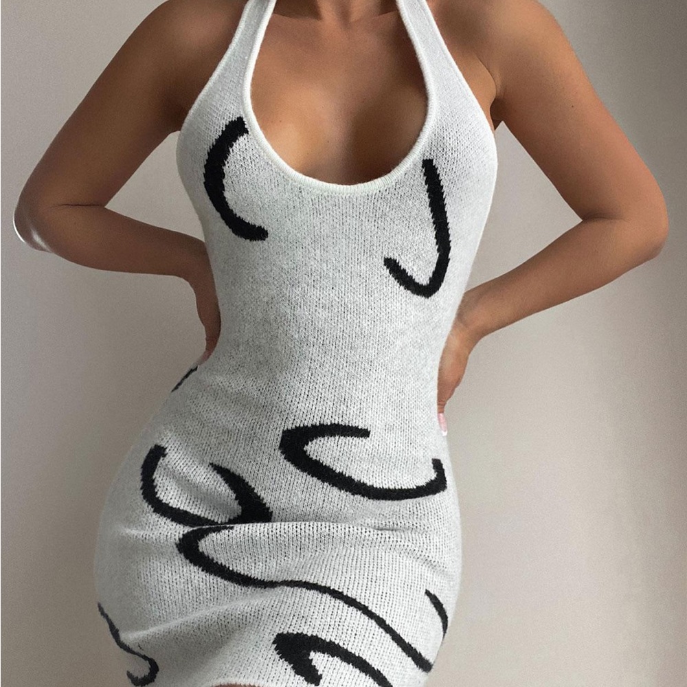 WHITE KNIT ABSTRACT MINI DRESS!